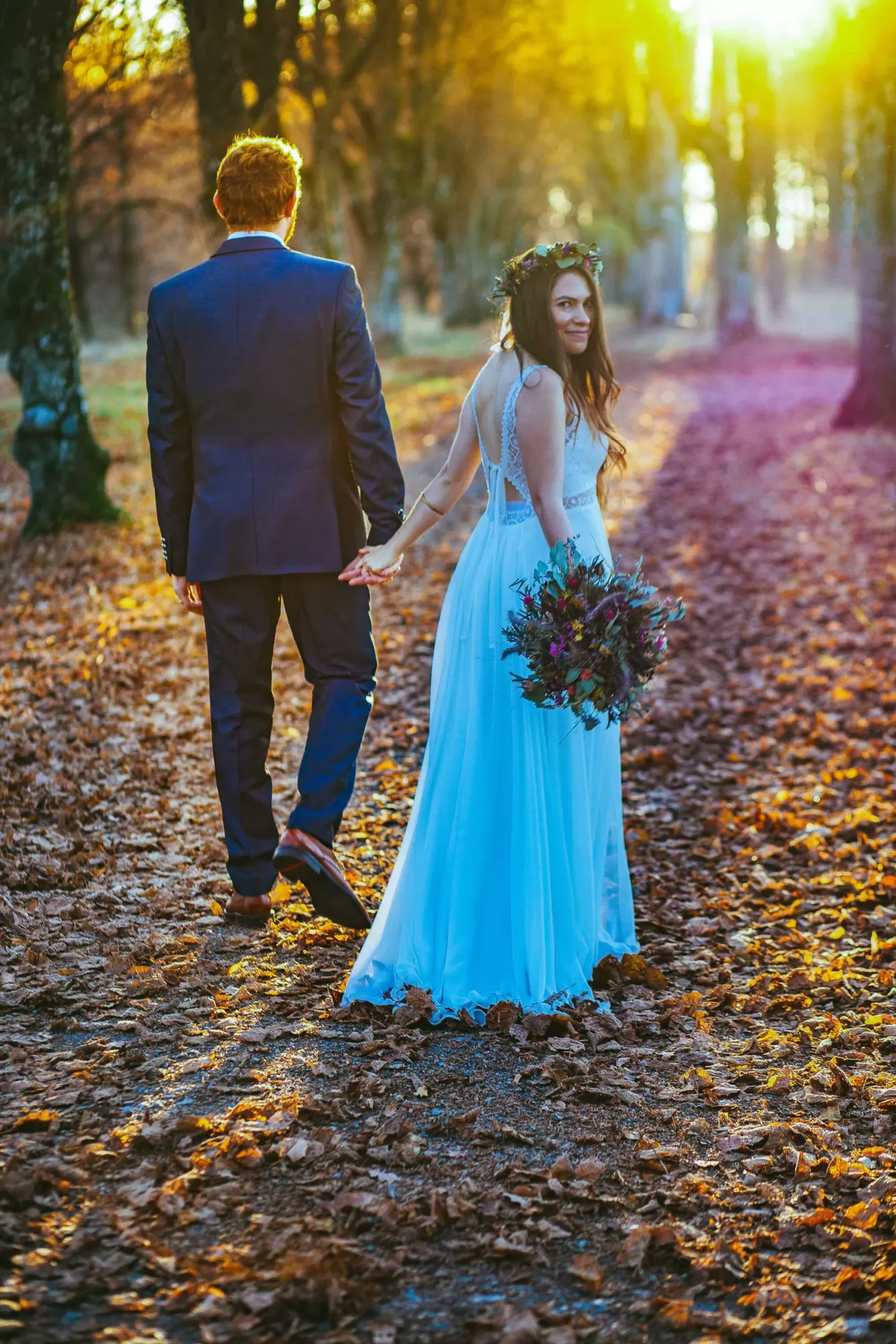 Titelbild zum Artikel: Heiraten im Herbst – eine leuchtende Herbsthochzeit