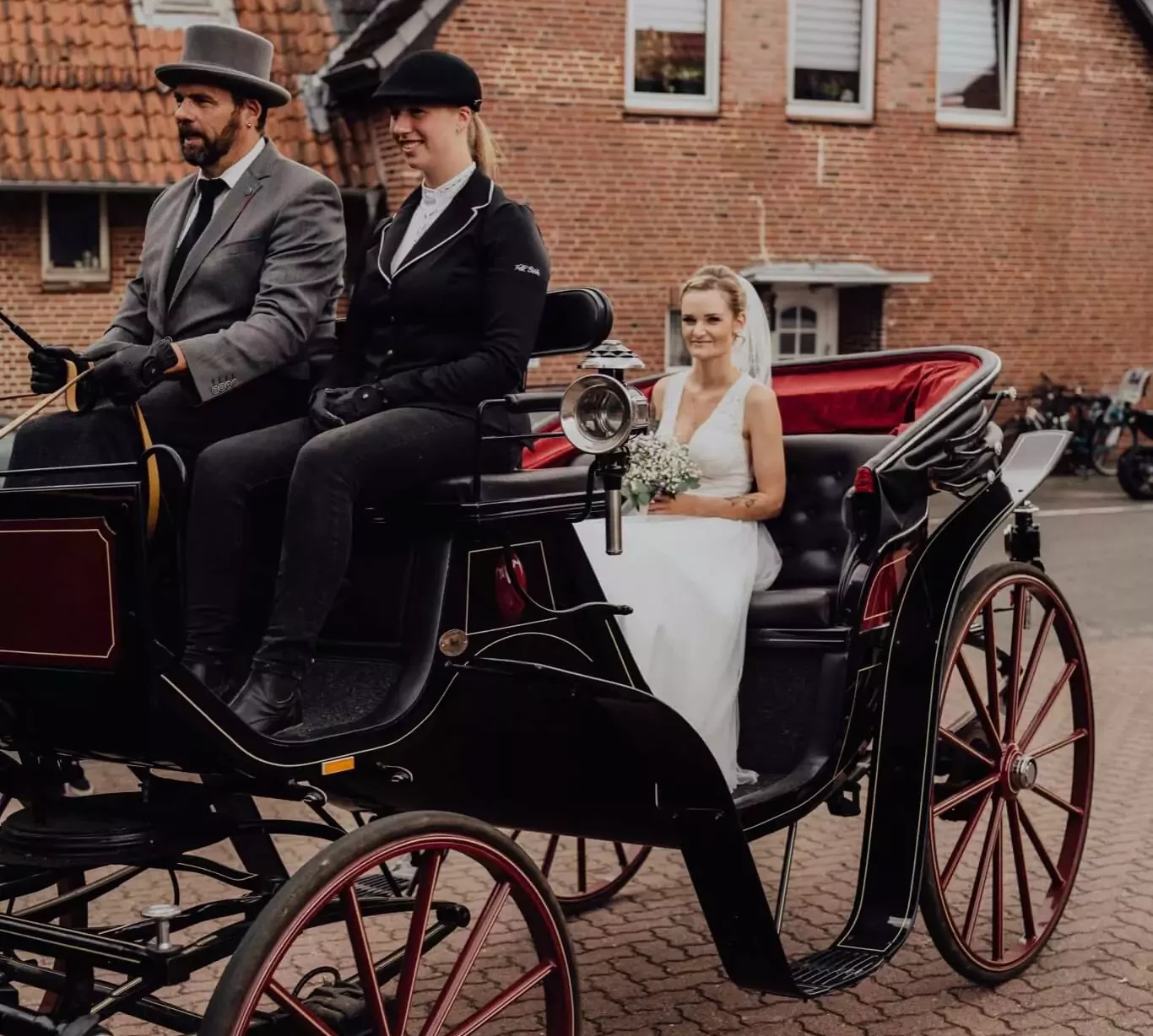 Titelbild zum Artikel: Der Unterschied zwischen traditioneller und moderner Hochzeitsfotografie